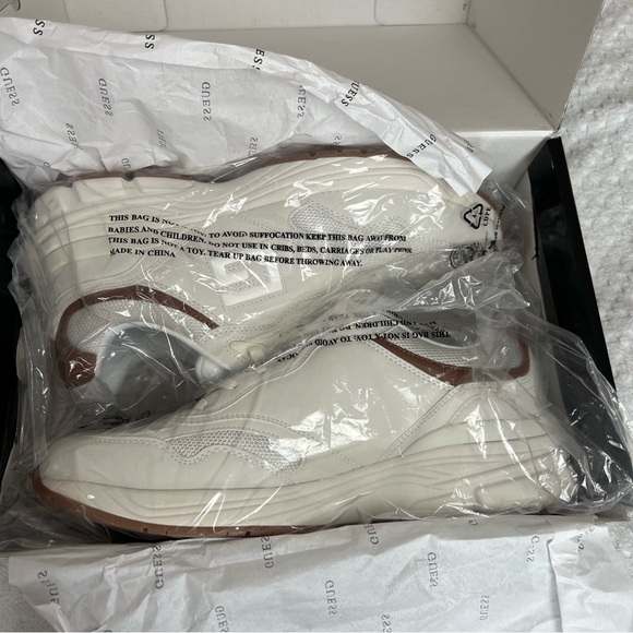 NWOT. GUESS Men's Palak Sneaker - Picture 9 of 9
